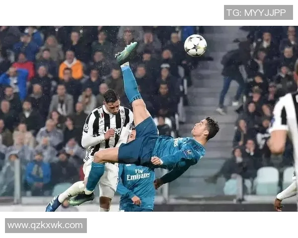 足球球星炫酷摇摆动作全场沸腾瞬间引爆观众热情